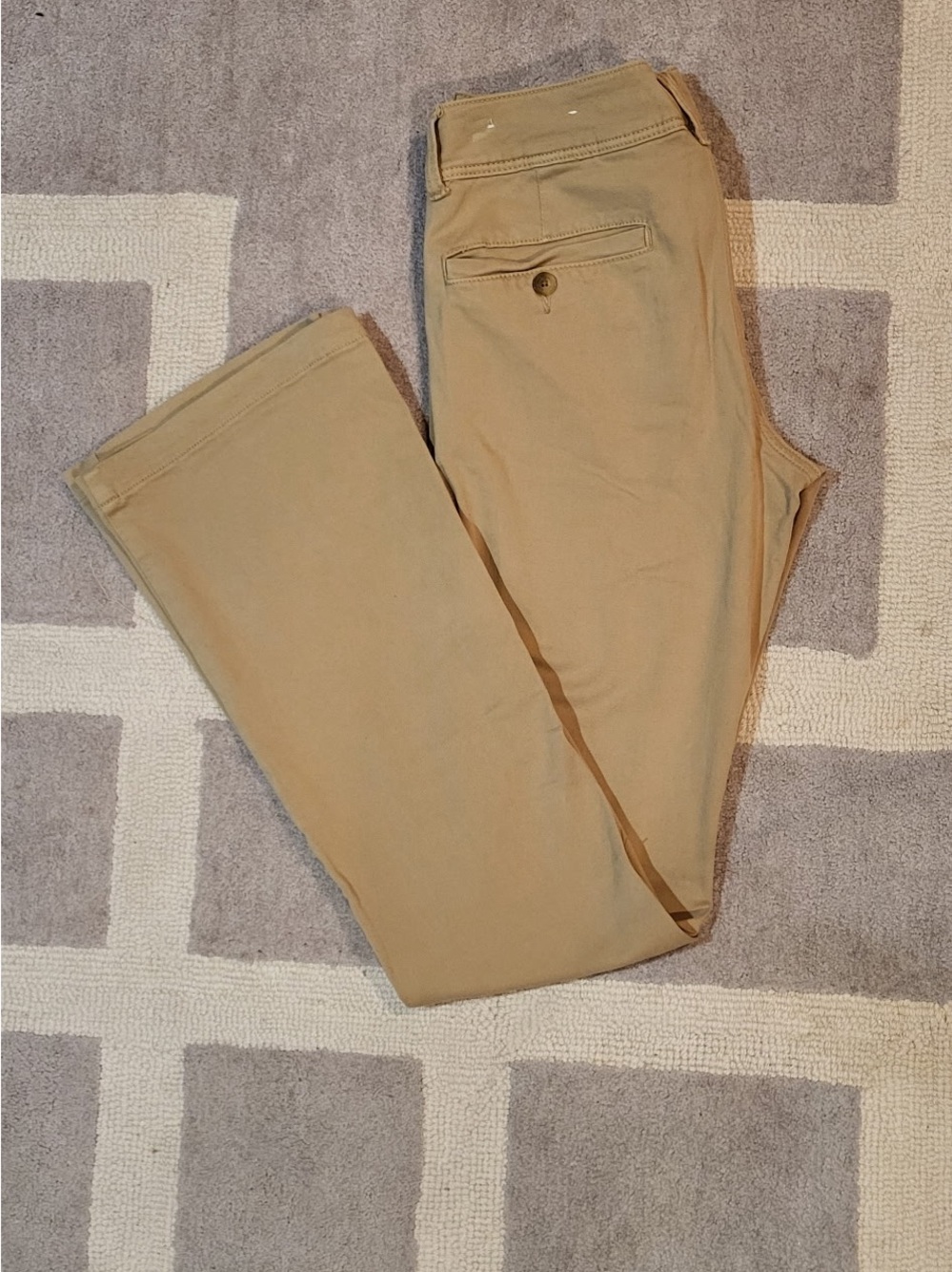 American Eagle Outfitters Women's Khaki/Tan Chino Pants. 8 Long